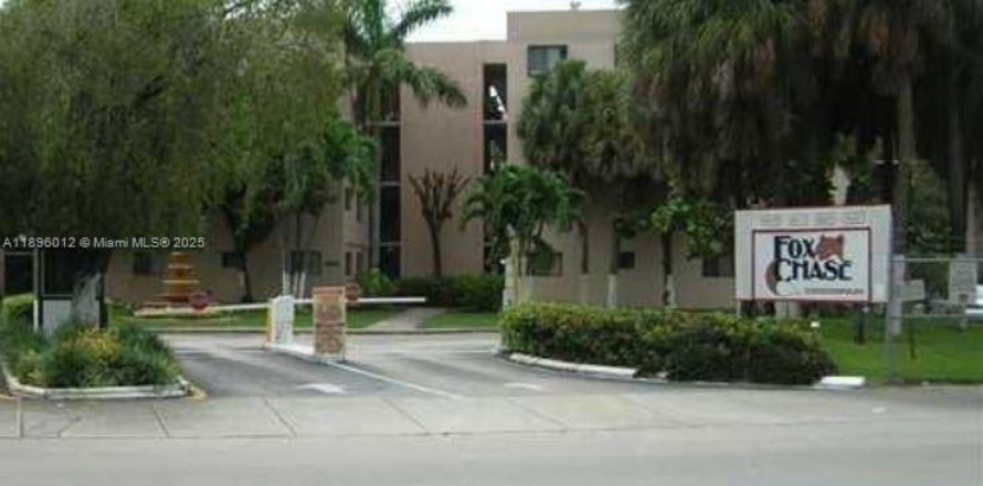 Кондоминиум с 1 спальней в Майами, Флорида № 1949595