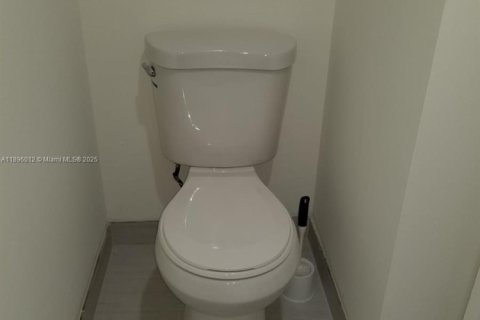 Снять в аренду кондоминиум в Майами, Флорида 1 спальня, 71.81м2, № 1949595 - фото 7