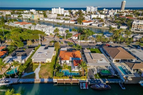 Villa ou maison à vendre à Miami Beach, Floride: 4 chambres, 183.76 m2 № 2007255 - photo 27