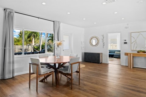 Villa ou maison à vendre à Miami Beach, Floride: 4 chambres, 183.76 m2 № 2007255 - photo 6