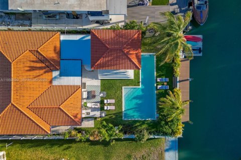 Villa ou maison à vendre à Miami Beach, Floride: 4 chambres, 183.76 m2 № 2007255 - photo 28