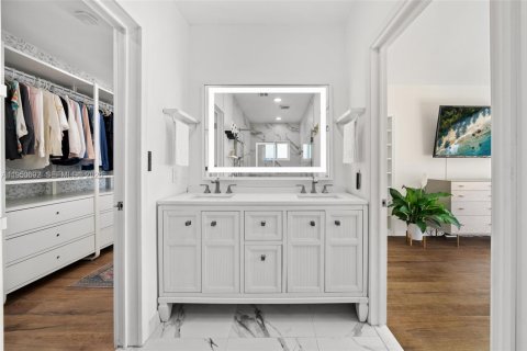 Villa ou maison à vendre à Miami Beach, Floride: 4 chambres, 183.76 m2 № 2007255 - photo 10