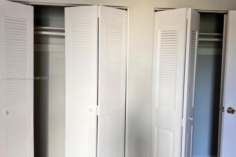 Снять в аренду кондоминиум в Майами, Флорида 2 спальни, 77.2м2, № 1891710 - фото 12