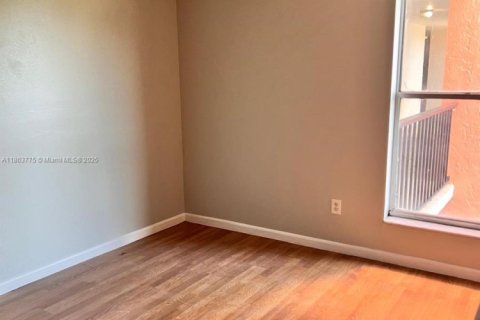 Снять в аренду кондоминиум в Майами, Флорида 2 спальни, 77.2м2, № 1891710 - фото 11