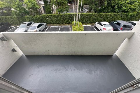 Снять в аренду кондоминиум в Майами, Флорида 2 спальни, 77.2м2, № 1891710 - фото 16