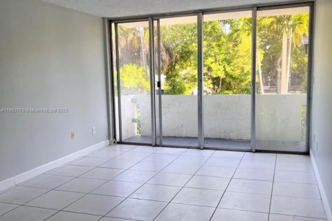 Снять в аренду кондоминиум в Майами, Флорида 2 спальни, 77.2м2, № 1891710 - фото 5