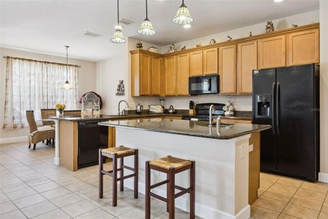 House in Orlando, Florida 5 bedrooms, 322.19 sq.m. № 2321516 - photo 13