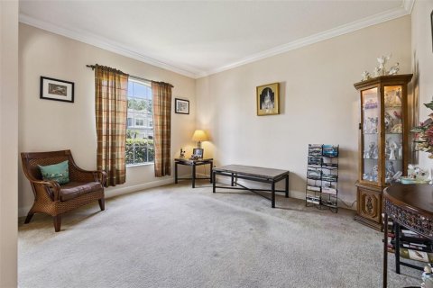 House in Orlando, Florida 5 bedrooms, 322.19 sq.m. № 2321516 - photo 9
