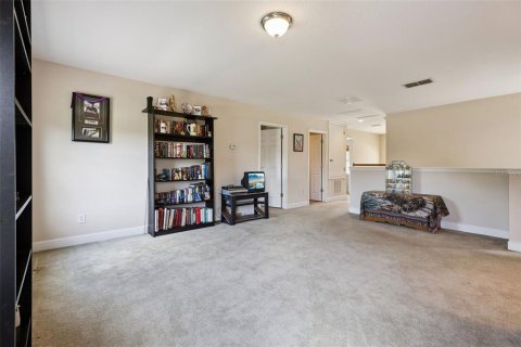 House in Orlando, Florida 5 bedrooms, 322.19 sq.m. № 2321516 - photo 7