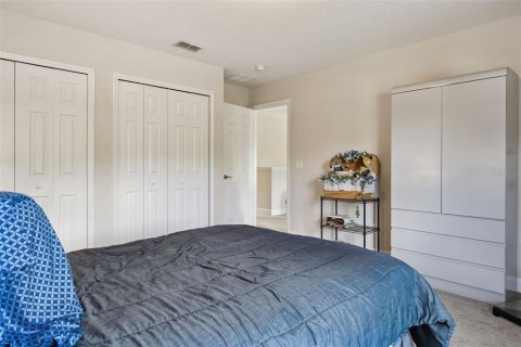House in Orlando, Florida 5 bedrooms, 322.19 sq.m. № 2321516 - photo 29