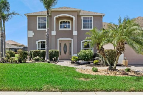 House in Orlando, Florida 5 bedrooms, 322.19 sq.m. № 2321516 - photo 3