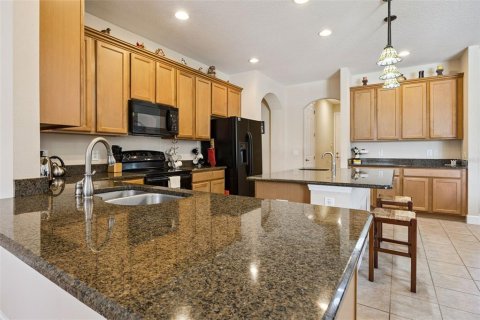 House in Orlando, Florida 5 bedrooms, 322.19 sq.m. № 2321516 - photo 10