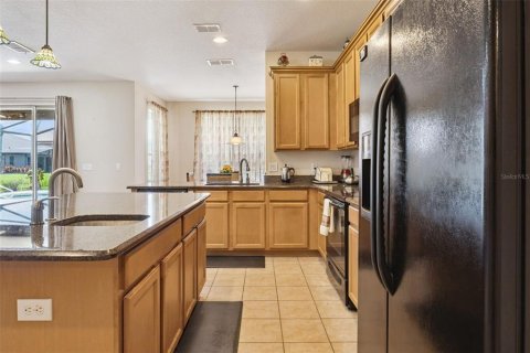 House in Orlando, Florida 5 bedrooms, 322.19 sq.m. № 2321516 - photo 11