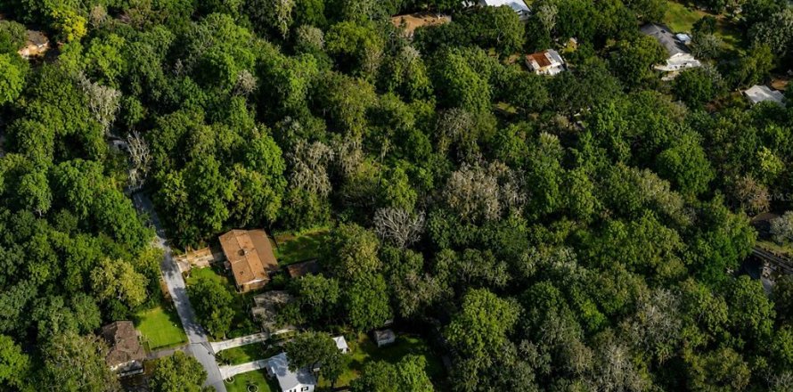 Terreno en Brooksville, Florida № 2167046