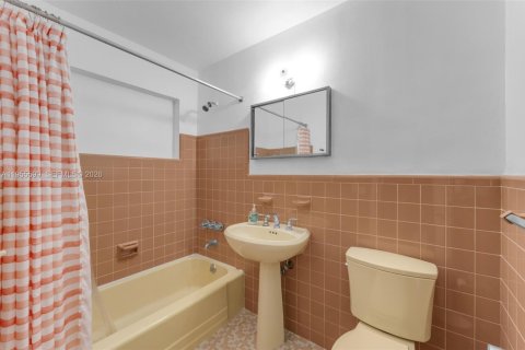 Купить виллу или дом в Майами, Флорида 3 спальни, 113.71м2, № 2010317 - фото 15