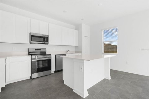 Townhouse in Davenport, Florida 3 bedrooms, 157.93 sq.m. № 2348180 - photo 4