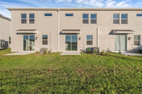 Townhouse in Davenport, Florida 3 bedrooms, 157.93 sq.m. № 2348180 - photo 20