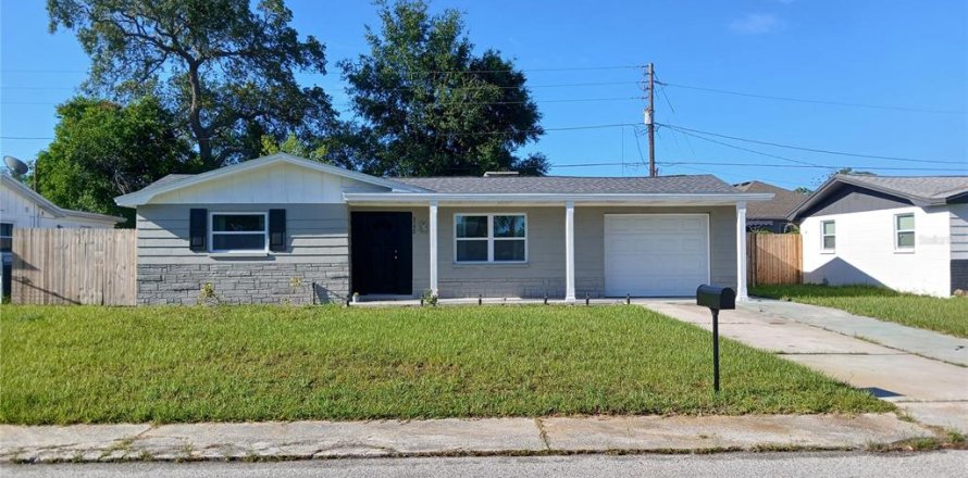 House in Holiday, Florida 2 bedrooms, 92.72 sq.m. № 1791695