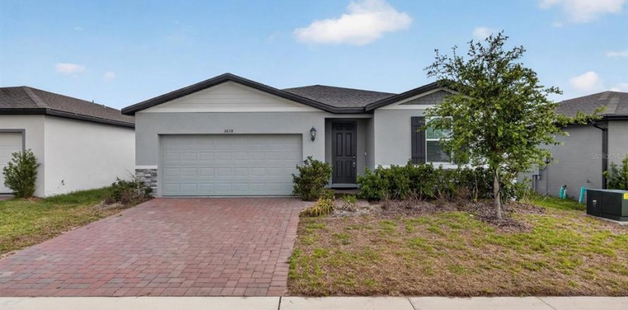 House in Davenport, Florida 4 bedrooms, 185.53 sq.m. № 2198633