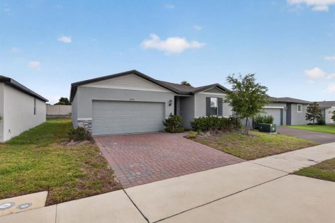 House in Davenport, Florida 4 bedrooms, 185.53 sq.m. № 2198633 - photo 2