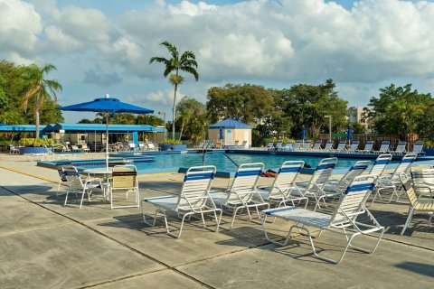 Condo in Sunrise, Florida, 2 bedrooms  № 1060099 - photo 1