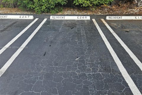 Copropriété à louer à Miami, Floride: 1 chambre, 69.68 m2 № 1982952 - photo 12