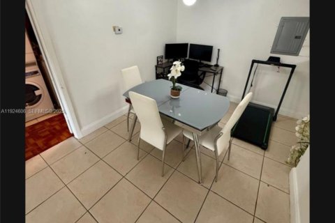Copropriété à louer à Miami, Floride: 1 chambre, 69.68 m2 № 1982952 - photo 4