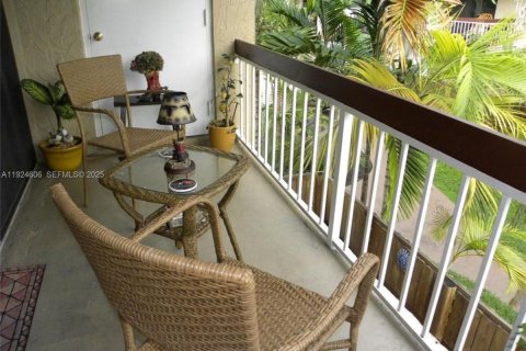 Copropriété à louer à Miami, Floride: 1 chambre, 69.68 m2 № 1982952 - photo 11