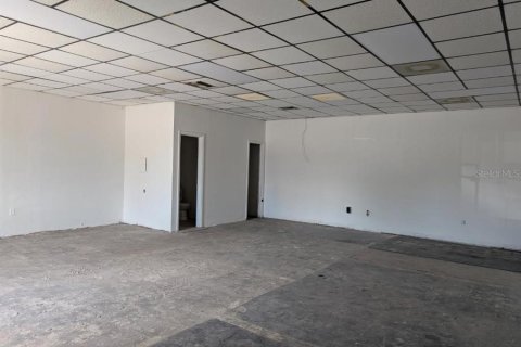 Immobilier commercial à louer à Tampa, Floride: 76.18 m2 № 1687645 - photo 2
