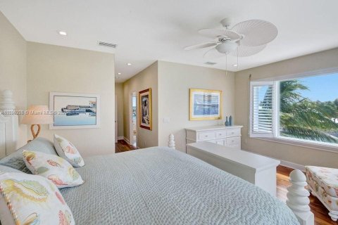 House in Islamorada, Village of Islands, Florida 8 bedrooms, 500.93 sq.m. № 1864591 - photo 22
