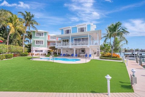 House in Islamorada, Village of Islands, Florida 8 bedrooms, 500.93 sq.m. № 1864591 - photo 2