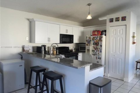 Купить виллу или дом в Майами, Флорида 3 спальни, 127.65м2, № 2052470 - фото 3