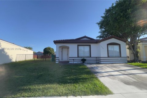 Дом в Майами, Флорида 3 спальни, 127.65м2 № 2052470