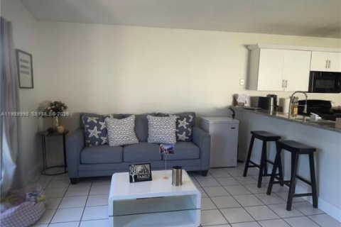 Купить виллу или дом в Майами, Флорида 3 спальни, 127.65м2, № 2052470 - фото 7