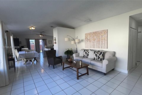 Купить виллу или дом в Майами, Флорида 3 спальни, 127.65м2, № 2052470 - фото 24