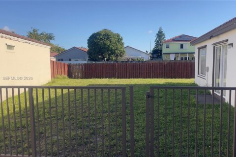 Купить виллу или дом в Майами, Флорида 3 спальни, 127.65м2, № 2052470 - фото 11