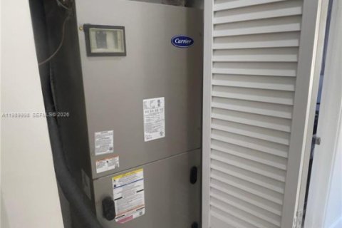 Купить виллу или дом в Майами, Флорида 3 спальни, 127.65м2, № 2052470 - фото 28