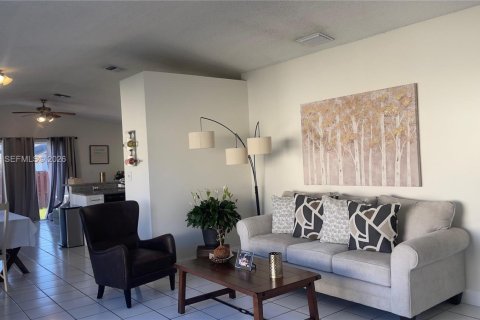 Купить виллу или дом в Майами, Флорида 3 спальни, 127.65м2, № 2052470 - фото 12