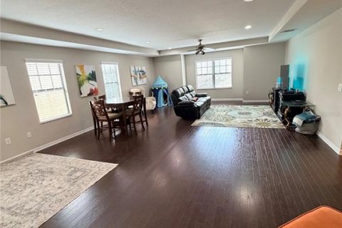 House in Valrico, Florida 5 bedrooms, 345.88 sq.m. № 2209552 - photo 25