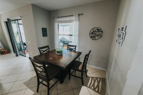 House in Valrico, Florida 5 bedrooms, 345.88 sq.m. № 2209552 - photo 18