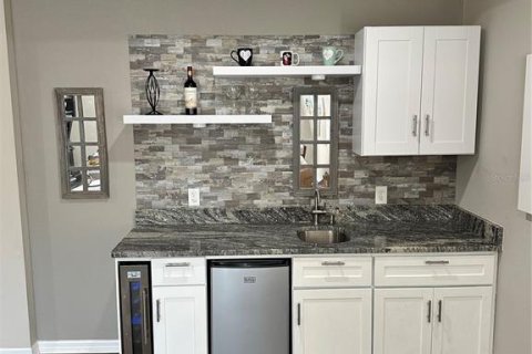 House in Valrico, Florida 5 bedrooms, 345.88 sq.m. № 2209552 - photo 30