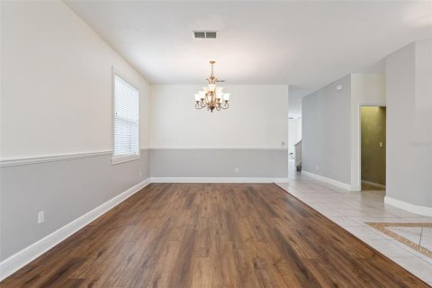 House in Orlando, Florida 4 bedrooms, 230.58 sq.m. № 2113718 - photo 7
