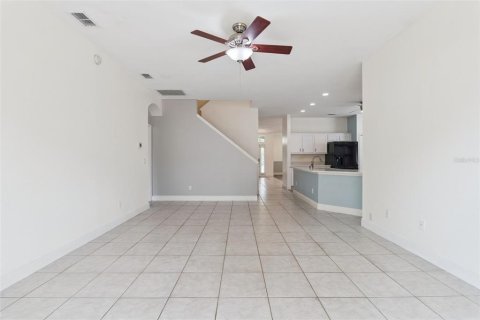 House in Orlando, Florida 4 bedrooms, 230.58 sq.m. № 2113718 - photo 8