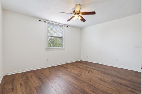 House in Orlando, Florida 4 bedrooms, 230.58 sq.m. № 2113718 - photo 22