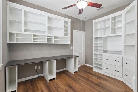 House in Orlando, Florida 4 bedrooms, 230.58 sq.m. № 2113718 - photo 25