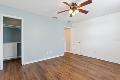 House in Orlando, Florida 4 bedrooms, 230.58 sq.m. № 2113718 - photo 23