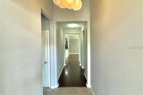 House in Brandon, Florida 3 bedrooms, 152.08 sq.m. № 2344736 - photo 9