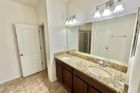 House in Brandon, Florida 3 bedrooms, 152.08 sq.m. № 2344736 - photo 24
