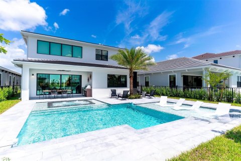 House in Palm Beach Gardens, Florida 5 bedrooms, 388.52 sq.m. № 2189614 - photo 29