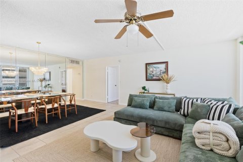 Copropriété à louer à Hollywood, Floride: 1 chambre, 78.69 m2 № 1831092 - photo 7